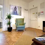 Operastreet City Center Apartment \