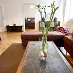 Operastreet City Center Apartment \